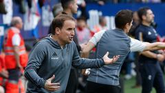 PAMPLONA, 16/03/2024.-El entrenador del Osasuna Jagoba Arrasate, durante el partido de la LaLiga EA Sports entre Osasuna y Real Madrid este sábado en el estadio de El Sadar en Pamplona.-EFE/ Villar López
