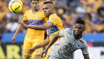 Avilés Hurtado durante un partido entre Monterrey y Tigres por la Liga Mexicana