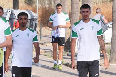 Álex López, la nota positiva en las interrogantes defensivas