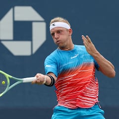 Davidovich y Carreño salvan el día de la Armada