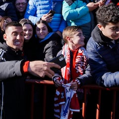 Uzuni da aire a las arcas del Granada