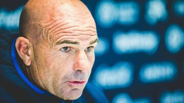 Paco López en la sala de prensa del Levante en la previa del choque ante el Granada.