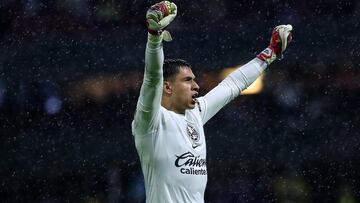 MEX7244. CIUDAD DE MÉXICO (MÉXICO), 30/09/2023.- Luis Malagón del América celebra un gol anotado al Pachuca, durante un juego por la jornada 11 del torneo Apertura 2023 de la Liga MX del fútbol mexicano hoy, en el estadio Azteca, en Ciudad de México (México). EFE/Sáshenka Gutiérrez
