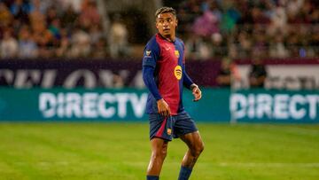 Julián Araujo estaría cerca de dejar al Barcelona y llegar a la Premier League