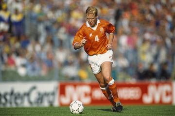 Con la selección holandesa jugó 78 partidos entre 1983 y 1994 anotando 14 goles con la oranje.