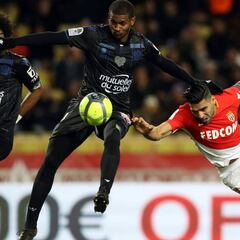 Mónaco 2-2 Niza: Falcao inicia el 2018 con gol salvador