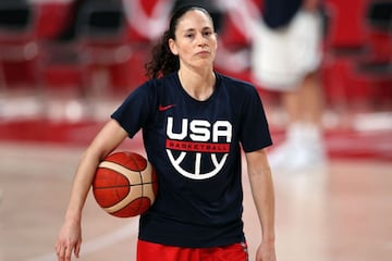 USA's basketball player Sue Bird attends a training session during the Tokyo 2020 Olympic Games at the Saitama Super Arena in Saitama on July 24, 2021. (Photo by Thomas COEX / AFP)