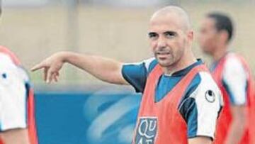 <b>PACIENCIA. </b>Iván de la Peña deberá estar todavía un mes más de baja en el Espanyol.