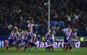 El equipo colchonero celebró el pase los cuartos.