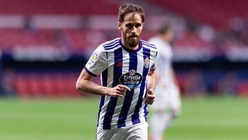 MADRID, SPAIN - JUNE 20: (BILD ZEITUNG OUT) Michel Herrero of Real Valladolid CF looks on during the Liga match between Club Atletico de Madrid and Real Valladolid CF at Wanda Metropolitano on June 20, 2020 in Madrid, Spain. (Photo by Alejandro Rios/DeFod