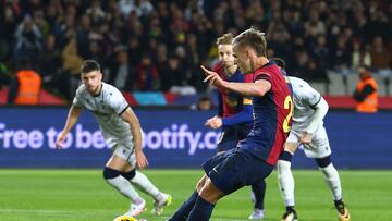 Soccer Football - LaLiga - FC Barcelona v Osasuna - Estadi Olimpic Lluis Companys, Barcelona, Spain - March 27, 2025 FC Barcelona's Dani Olmo scores their second goal from the penalty spot REUTERS/Albert Gea