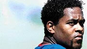 <B>SIN COMPLEJOS</B>. Patrick Kluivert no se pone nervioso. Sabe que cuenta con el apoyo de Van Gaal venga o no Jardel.