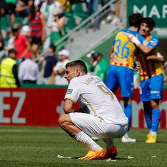 Aprobados y suspensos del Elche: la grada pierde la paciencia