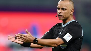 Soccer Football - FIFA World Cup Qatar 2022 - Round of 16 - Netherlands v United States - Khalifa International Stadium, Doha, Qatar - December 3, 2022 Referee Wilton Sampaio REUTERS/Annegret Hilse