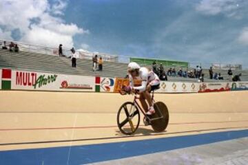 El título en la contrarreloj individual de Santiago Botero en el Mundial de Ruta del año 2002.