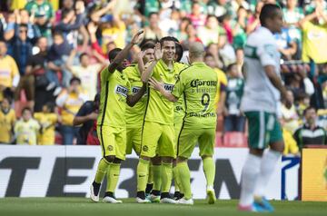 Las 'Águilas' comenzaron el duelo de manera imponente; Oribe Peralta marcó un doblete a penas a los 7 minutos de partido. Pero un autogol de Adrián Velasco y una diana de Mauro Boselli hicieron soñar a 'La Fiera' con llevarse los tres puntos, pero un gol de Darwin Quintero definió el partido en favor de los de 'Coapa'.