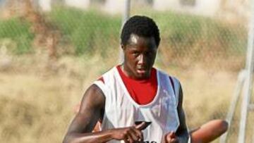 <b>DEBUTANTE. </b>El nuevo fichaje Cabral podría salir hoy de inicio.