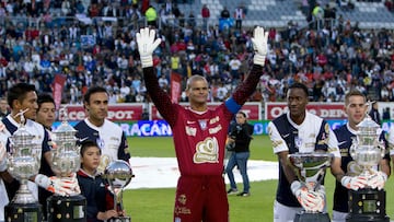 Miguel Calero durante un homenaje que recibió con el Pachuca.