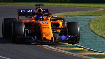 MELBOURNE, AUSTRALIA - MARCH 25: Fernando Alonso of Spain driving the (14) McLaren F1 Team MCL33 Renault on track during the Australian Formula One Grand Prix at Albert Park on March 25, 2018 in Melbourne, Australia.  (Photo by Mark Thompson/Getty Images)