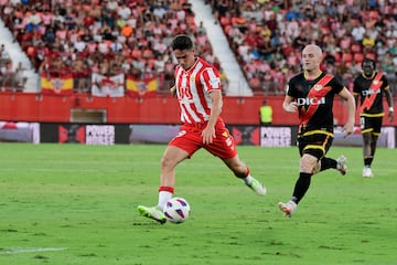 En el verano de 2023, el Almería se lleva a la 'perla' madridista a cambio de 7 millones de euros. En su debut entra ante el Rayo Vallecano en el descuento. Tiene contrato hasta el 2029, aunque el Real Madrid se ha guardado una opción de recompra.