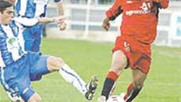 <b>SEGUIRÁ EN PUCELA.</b> Óscar renovará con el Valladolid en breve, ya que fi naliza su contrato al fi nal de temporada.