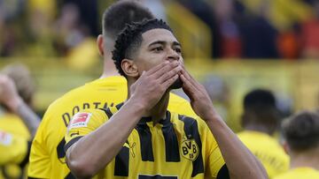 Dortmund (Germany), 07/05/2023.- Dortmund's Jude Bellingham celebrates after scoring the 6-0 during the German Bundesliga soccer match between Borussia Dortmund and VfL Wolfsburg in Dortmund, Germany, 07 May 2023. (Alemania, Rusia) EFE/EPA/RONALD WITTEK CONDITIONS - ATTENTION: The DFL regulations prohibit any use of photographs as image sequences and/or quasi-video.
