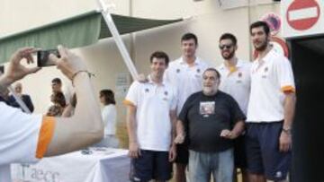 CONTRA EL CÁNCER. Van Rossom, Lavrinovic, Dubljevic y Triguero.
