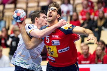 Dinamarca llega para sentenciar a unos Hispanos agonizantes