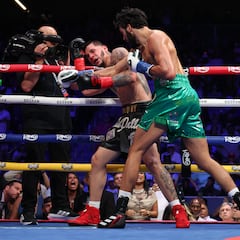 Reclamo de Genesis Calderón tras el KO de Berlanga: ‘Los vendajes de Sheeraz parecían alterados y sospechosos’