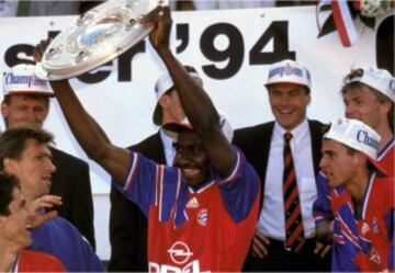 Ganó la Bundesliga de 1993/1994 con Bayern Múnich. Fue el primer colombiano en ganar una liga en Europa.