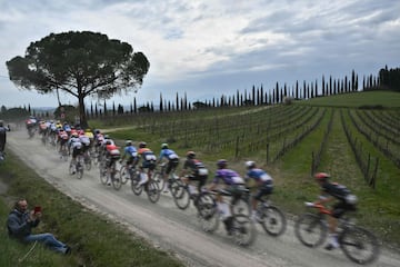 El pelotn durante la carrera.