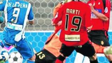 <b>Tres 'finales' en esta jornada</b> Los resultados en los próximos encuentros irán creando un nuevo escenario con el que tratar de dilucidar el descenso. Esta jornada, sin ir más lejos, seis de los once implicados en la lucha por la salvación se verán las caras. Getafe-Recreativo, Osasuna-Espanyol y Numancia-Sporting son los primeros duelos entre implicados de este final de campeonato. El que gane levantará un poco la cabeza. pero el que pierda...