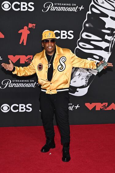 Michael Bivins posa en la alfombra roja de los MTV Video Music Awards.