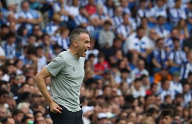 Sergio Francisco anima a sus jugadores con el objetivo de anotar el tanto del empate. 