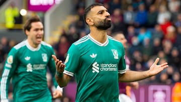 BURNLEY (United Kingdom), 14/09/2025.- Mohamed Salah of Liverpool celebrates scoring the 1-0 goal during the English Premier League soccer match between Burnley and Liverpool, in Burnley, Britain, 14 September 2025. (Reino Unido) EFE/EPA/PETER POWELL EDITORIAL USE ONLY. No use with unauthorized audio, video, data, fixture lists, club/league logos, 'live' services or NFTs. Online in-match use limited to 120 images, no video emulation. No use in betting, games or single club/league/player publications.