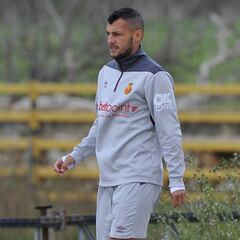 Stoichkov anuncia que dio positivo por Covid-19