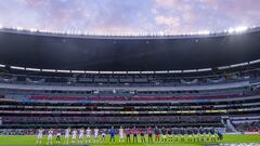 Jugadores del Am&eacute;rica y Santos antes de un partido