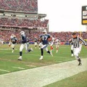 Music City Miracle. ¡¡Ojo a la velocidad del side judge Tommy Moore!!