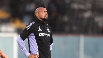 Futbol, Colo Colo vs Union Espanola
Fecha 12, Liga de Primera 2025
El jugador de Colo Colo Arturo Vidal es fotografiado durante el partido de primera division contra Union Espanola disputado en el estadioMonumental en Santiago, Chile.
24/05/2025
Felipe Zanca/Photosport
Football, Colo Colo vs Union Espanola
12th turn, Division League 2025
Colo Colos player Arturo Vidal is pictured during the first division match against Union Espanola held at the Monumental stadium in Santiago, Chile.
24/05/2025
Felipe Zanca/Photosport