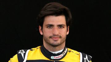 Formula One F1 - Australian Grand Prix - Melbourne Grand Prix Circuit, Melbourne, Australia - March 22, 2018 Renault's Carlos Sainz Jr poses for a photo REUTERS/Brandon Malone