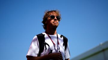 MONTMELÓ (BARCELONA), 22/05/2022.- El piloto alemán de Aston Martin Sebastian Vettel a su llegada al Gran Premio de España de Fórmula Uno que se disputa este domingo en el circuito de Barcelona-Cataluña, en Montmeló (Barcelona). EFE/Alejandro García
