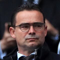 Overmars deberá devolver 1,25 millones de euros al Ajax