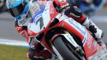 <b>VOLÓ EN DONINGTON. </b>Carlos Checa (Althea Racing Ducati) impuso su ley en el circuito británico.