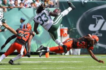 ?Es posible que Josh McCown intentara derrumbar un muro con la cabeza para huir cuanto antes de Cleveland? ?Es posible que despu¨¦s de su actuaci¨®n Johnny Manziel se vuelva a dar a la bebida? ?Es posible que estos Jets aspiren a postemporada solo por su incre¨ªble defensa? No saquemos conclusiones (de los Jets, de los Browns s¨ª), pero es posible.