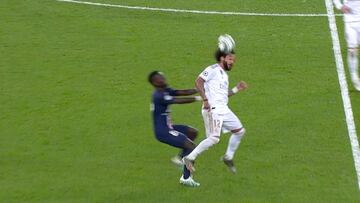 El árbitro con ayuda del VAR rectificó una roja directa y penalti por una rigurosa falta a Marcelo