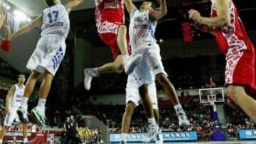 Fridzon entra a canasta.