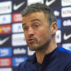 Luis Enrique: "Los árbitros necesitan más ayuda"