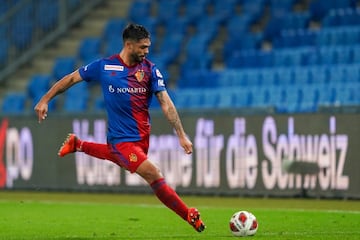 El nuevo central del Valencia también sabe lo que es jugar en el Basilea. El defensa paraguayo llegó hace dos temporadas al equipo helvético, tras una buena temporada se fue al Hertha Berlín. El equipo alemán ha decidido cederle al equipo de Bordalás.