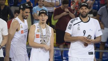 Gustavo Ayón, Jaycee Carroll y Felipe Reyes.
