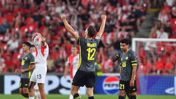 Lille�s players celebrate after winning the UEFA Champions League qualification 2nd-leg play-off match between Slavia Prague and Lille LOSC in Prague, Czech Republic on August 22, 2024. (Photo by Michal Cizek / AFP)